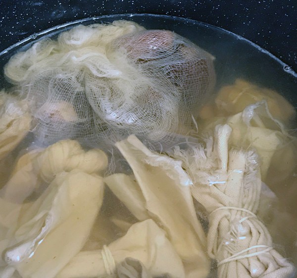 Crythebird(Levacy)-NaturalDyes-Avocado-pot